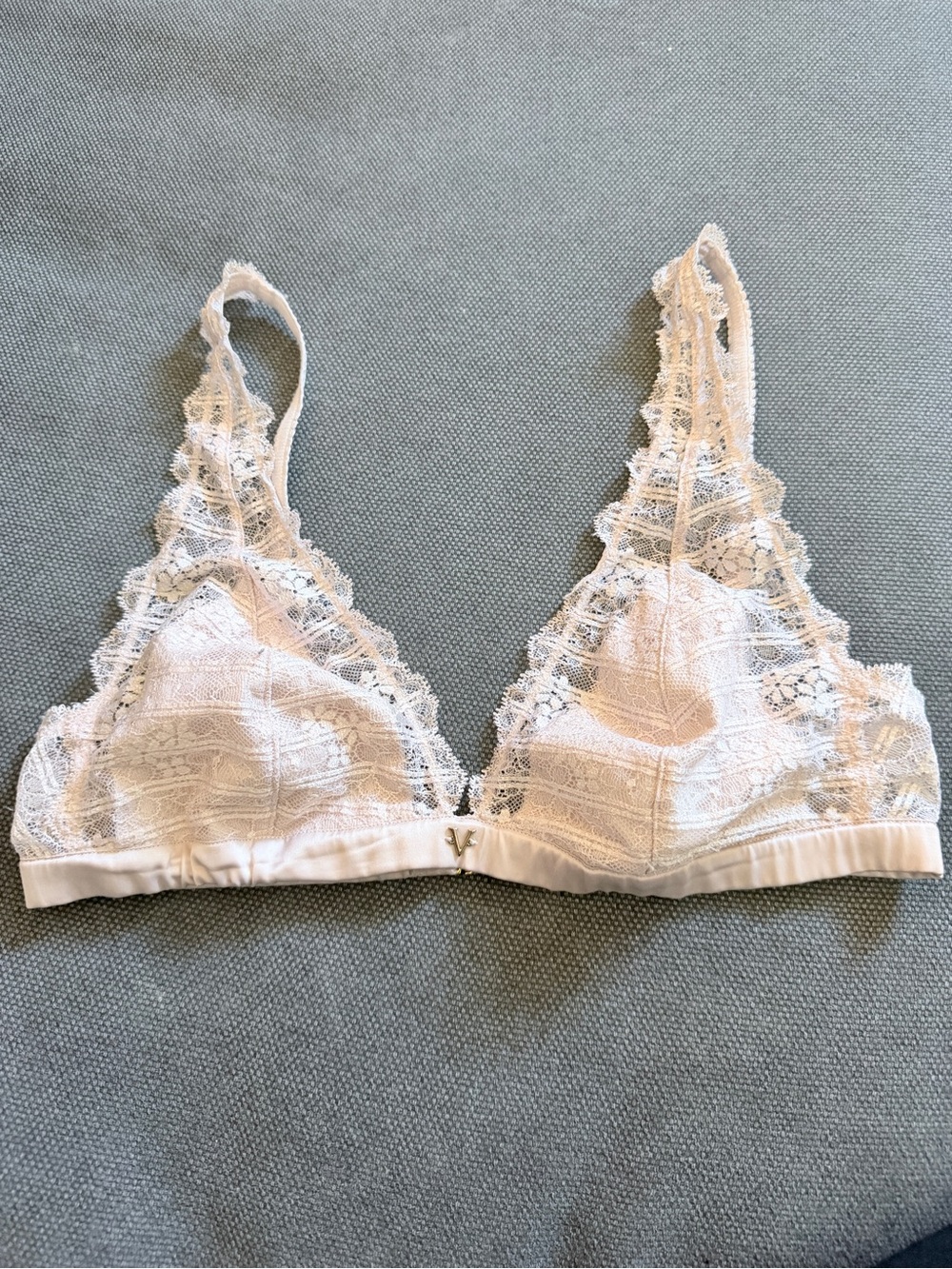 Victoria Secret Baby Pink  Lace Bralette - Women Intimates. Sz S (no size tag)